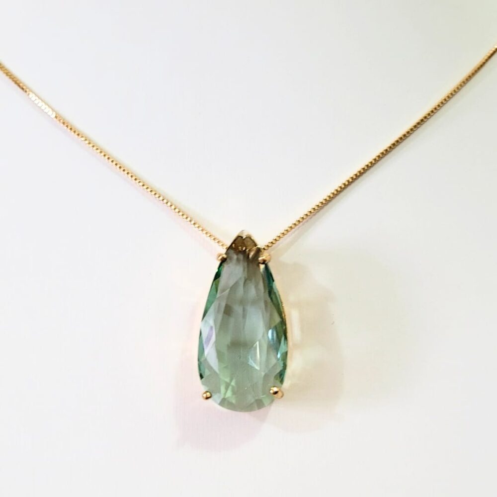 Colar pingente gota cristal lapidado crisolita G banho ouro 18k