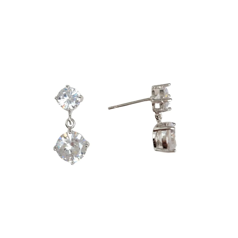 Brinco 2 pontos de luz cravação garra zircônias cristal banho ródio